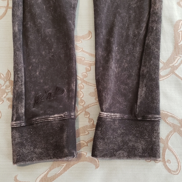 Victoria's Secret PINK Full Length Campus Legging - Picture 5 of 13